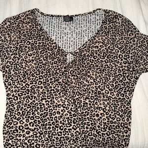 Rue21 Brown and Black Short Sleeve Tee